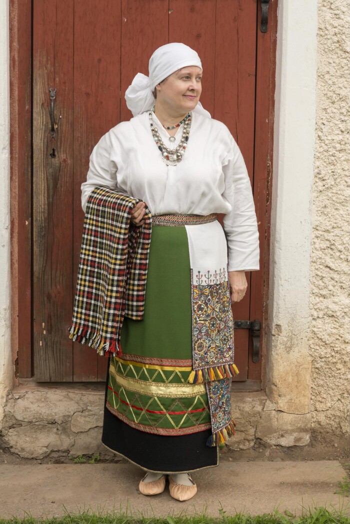 Halliste naise rahvarõivad, 18. saj. lõpp - 19. saj. algus