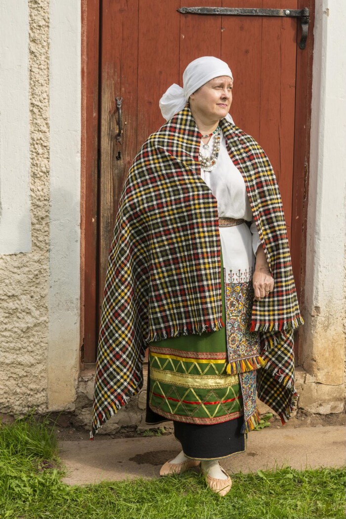 Halliste naise rahvarõivad, 18. saj. lõpp - 19. saj. algus