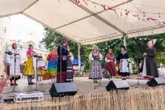 Esitletakse saarte rahvarõivaid