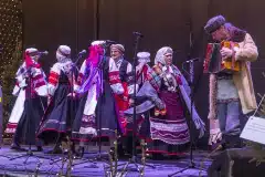 Esineb Seto leelokoor "Siidisõsarõ"