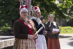 Rahvarõivaste tuulutamine Tallinnas Tornide väljakul 2024