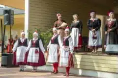 Pärnumaa kihelkondade rahvarõivaste esitlusel