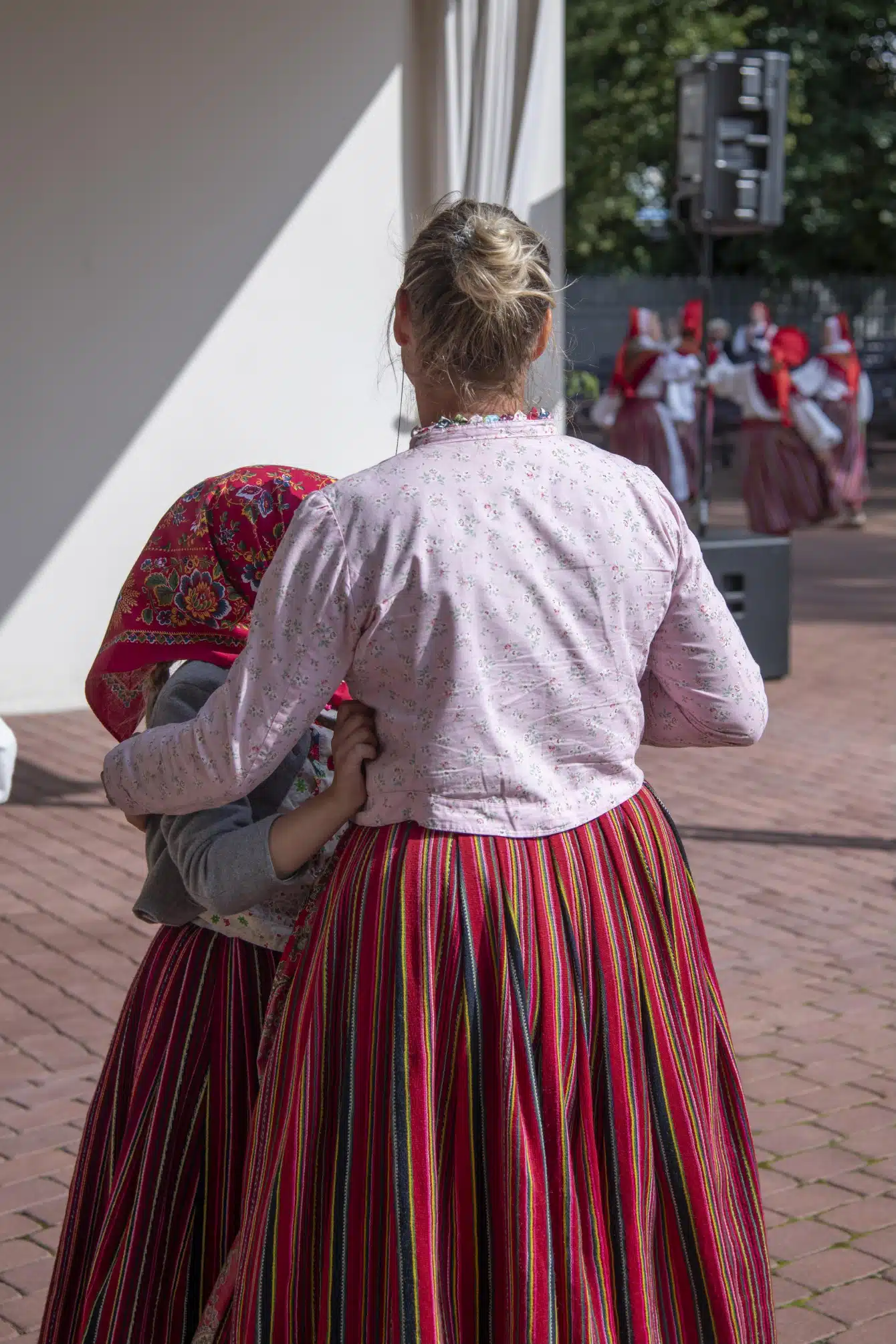 Oma rõivaid olid esitlema tulnud ka kihnlased.