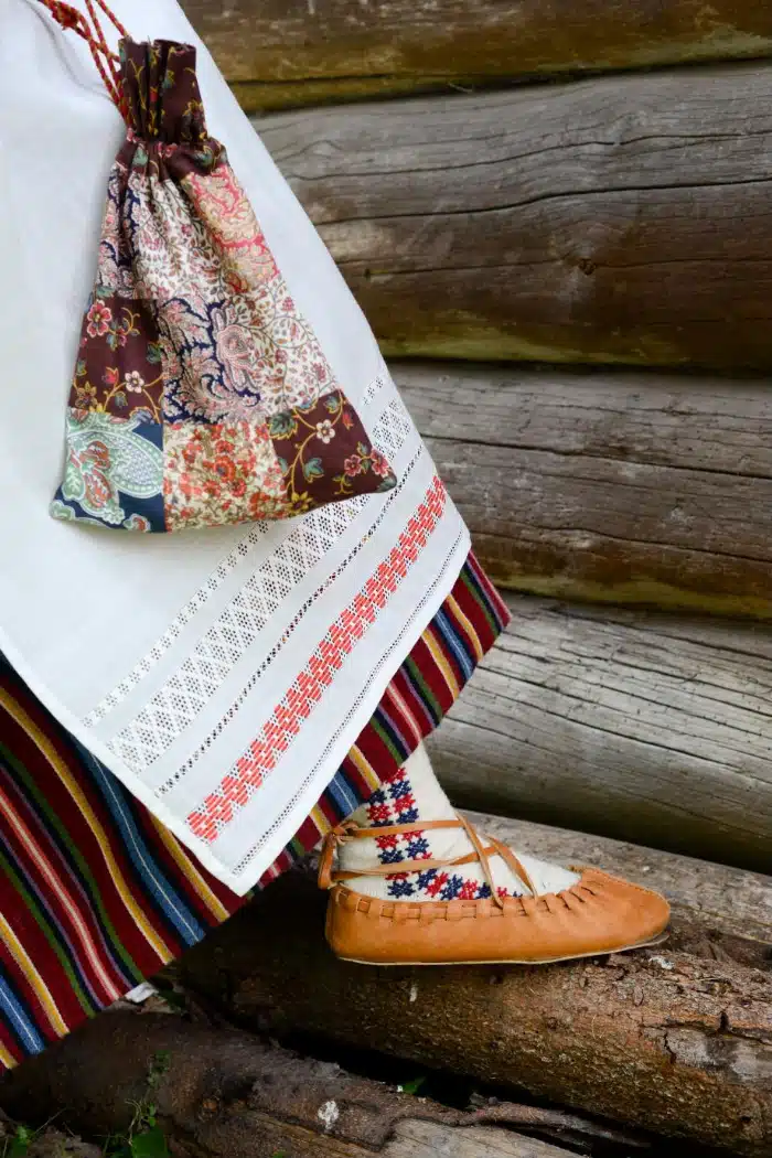 Chicago rahvarõivakoolis algas Eesti rahvarõivaste valmistamine