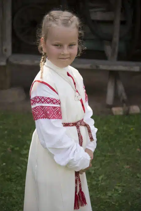Seto tüdruku rahvarõivad