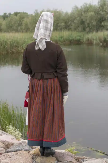 Kaarma naise rahvariided, 19. saj