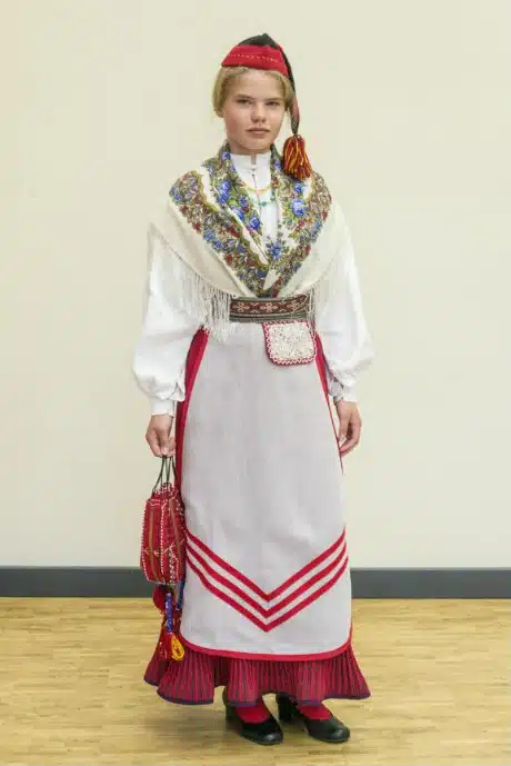 Kärla neiu rahvariides, 19. saj