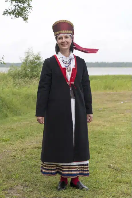 Püha naise rahvariided, 19. saj